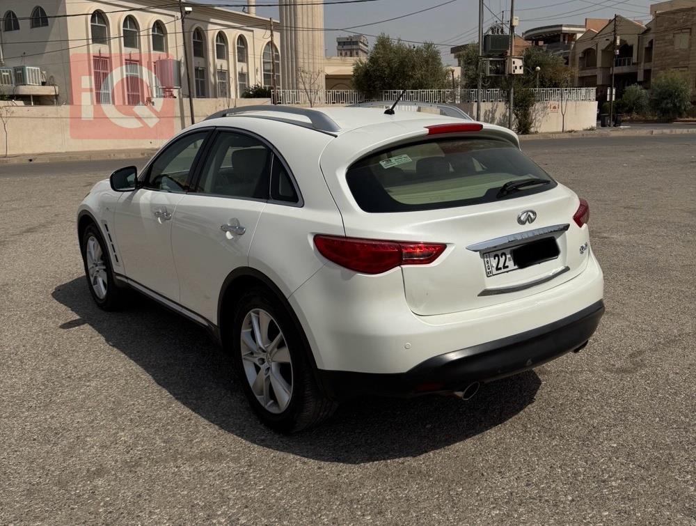 إنفينيتي QX70